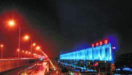 亞洲最大水泥筒倉群成新夜景