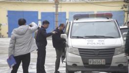 王樓水泥違規(guī)生產(chǎn)，法人被帶走詢問