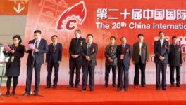 巾幗不讓須眉，這就是水泥人精神！