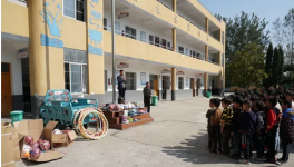 海螺集團(tuán)扶貧工作隊(duì)走訪慰問(wèn)村小學(xué)