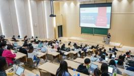 媧石集團黨委書記、董事長魏華山做客國際經(jīng)濟與貿(mào)易學(xué)院！